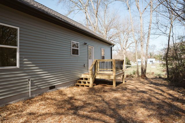 2996 Railroad Street, Charleston, TN 37310