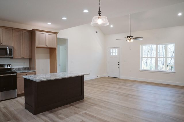 2996 Railroad Street, Charleston, TN 37310