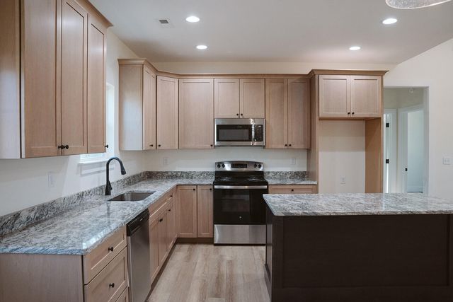 2996 Railroad Street, Charleston, TN 37310