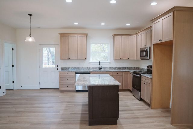 2996 Railroad Street, Charleston, TN 37310