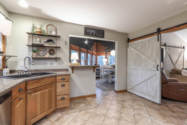 918 S MAIN STREET, Waupaca, WI 54981