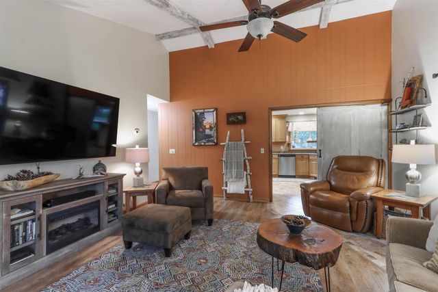 918 S MAIN STREET, Waupaca, WI 54981