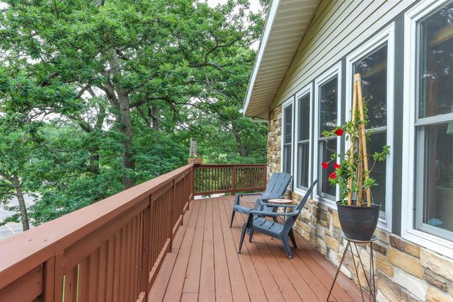 918 S MAIN STREET, Waupaca, WI 54981
