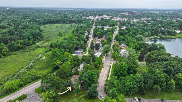 918 S MAIN STREET, Waupaca, WI 54981