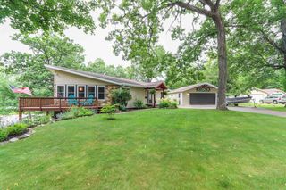 918 S MAIN STREET, Waupaca, WI 54981