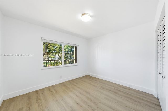 901 SW 128th Ter 204A, Pembroke Pines, FL 33027