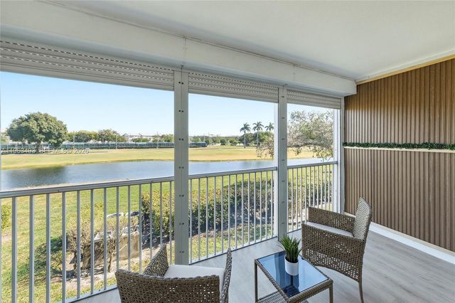 901 SW 128th Ter 204A, Pembroke Pines, FL 33027