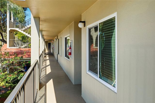 901 SW 128th Ter 204A, Pembroke Pines, FL 33027