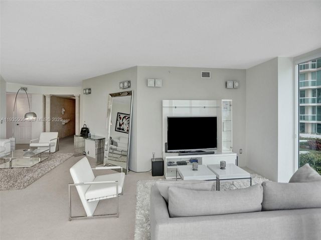 3370 Hidden Bay Dr 508, Aventura, FL 33180