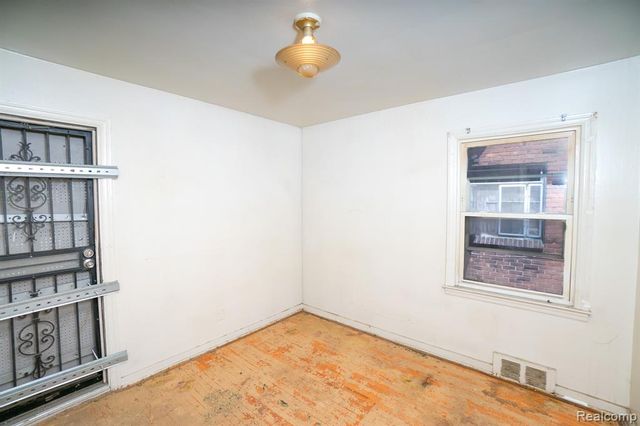 4224 W Davison, Detroit, MI 48238