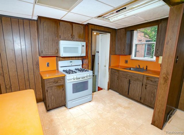4224 W Davison, Detroit, MI 48238