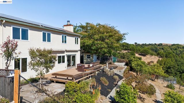 3406 Otter Ct, Hayward, CA 94542