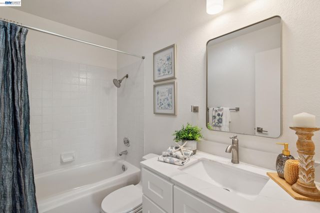 3406 Otter Ct, Hayward, CA 94542