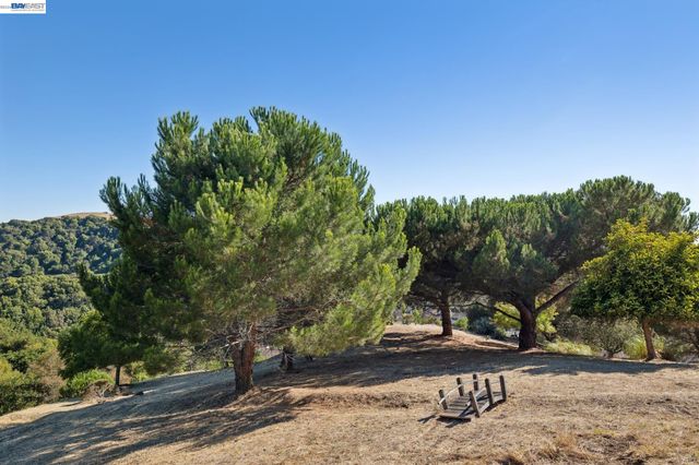 3406 Otter Ct, Hayward, CA 94542