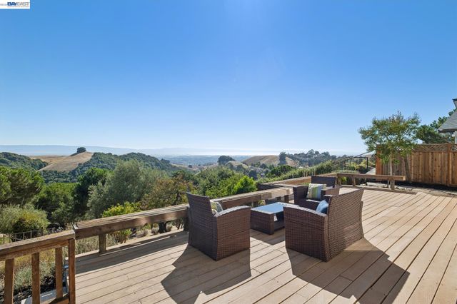 3406 Otter Ct, Hayward, CA 94542