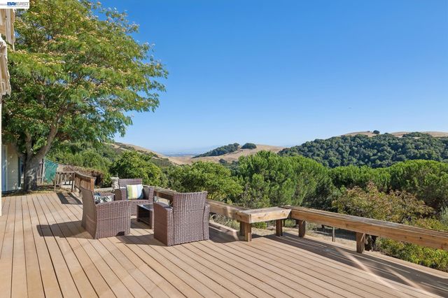 3406 Otter Ct, Hayward, CA 94542