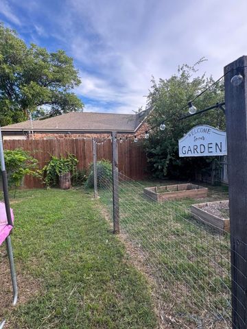 1402 S Park Street, San Angelo, TX 76901