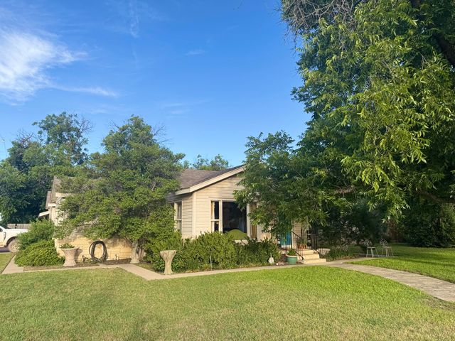 1402 S Park Street, San Angelo, TX 76901