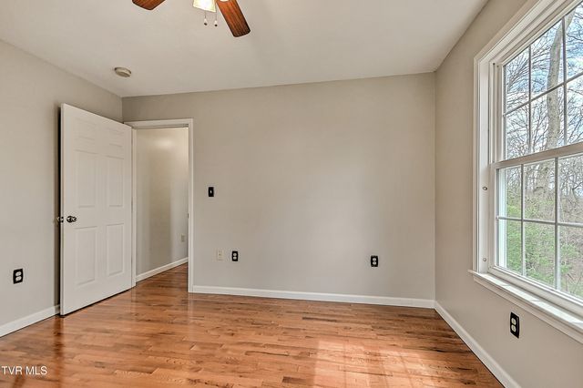 175 Amberwood Drive, Bristol, VA 24202