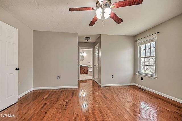 175 Amberwood Drive, Bristol, VA 24202