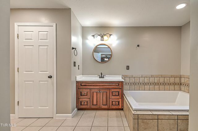 175 Amberwood Drive, Bristol, VA 24202