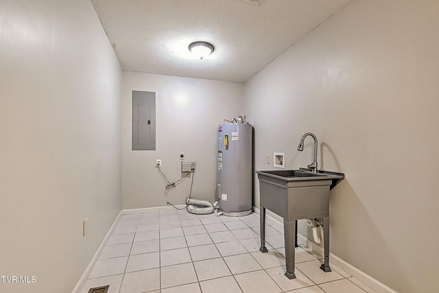 175 Amberwood Drive, Bristol, VA 24202