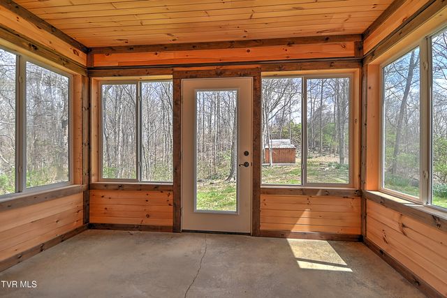 175 Amberwood Drive, Bristol, VA 24202