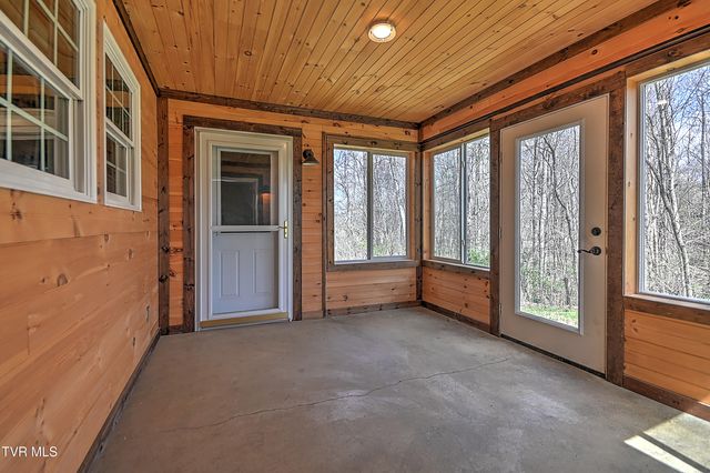 175 Amberwood Drive, Bristol, VA 24202