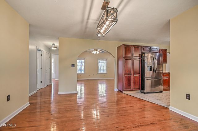 175 Amberwood Drive, Bristol, VA 24202