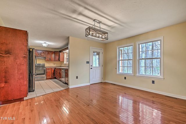 175 Amberwood Drive, Bristol, VA 24202