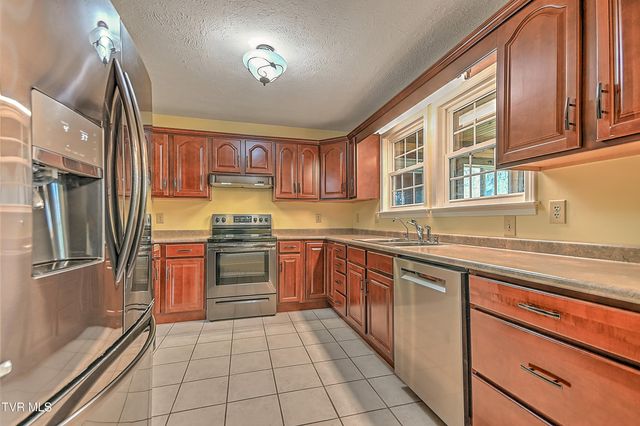 175 Amberwood Drive, Bristol, VA 24202