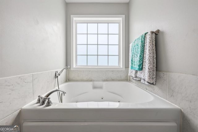 1111 Whispering Lakes Drive, Madison, GA 30650