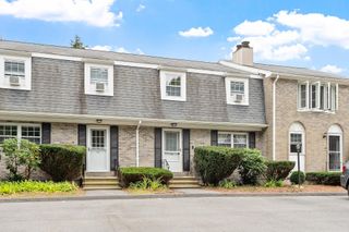 130 Fieldstone Drive # 130, Londonderry, NH 03053