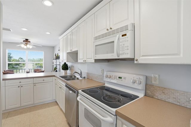 912 SE 46TH STREET 201, Cape Coral, FL 33904