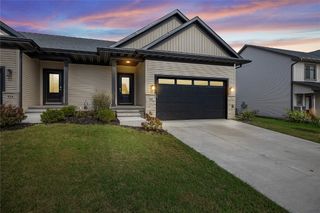 922 Oakland Trail, Solon, IA 52333