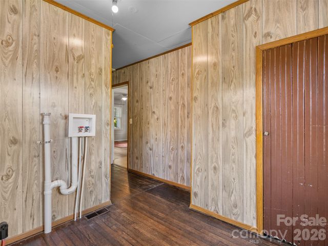 2 Pelzer Street, Asheville, NC 28804