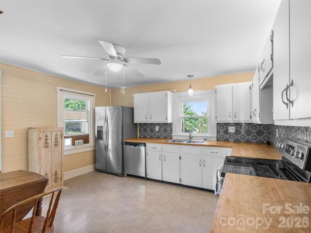 2 Pelzer Street, Asheville, NC 28804