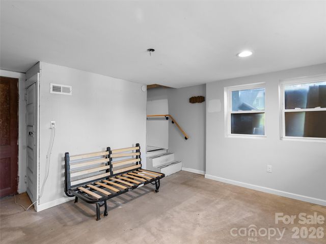 2 Pelzer Street, Asheville, NC 28804