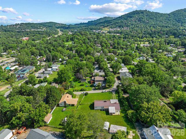 2 Pelzer Street, Asheville, NC 28804