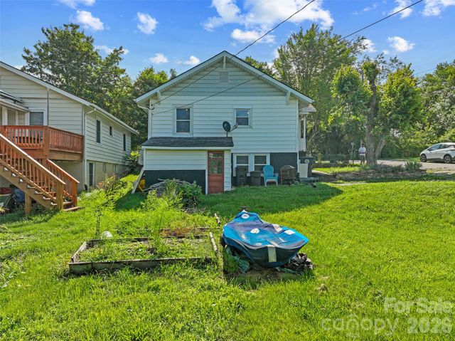 2 Pelzer Street, Asheville, NC 28804