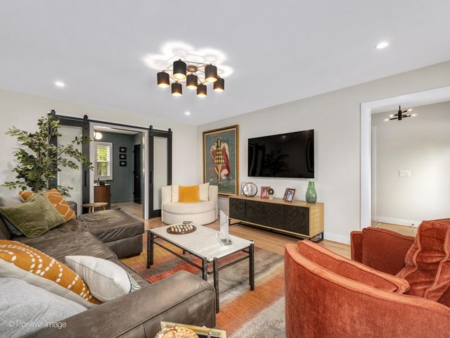 1460 Arrow Wood Lane, Downers Grove, IL 60515