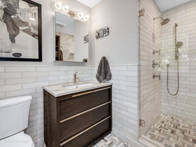 1460 Arrow Wood Lane, Downers Grove, IL 60515