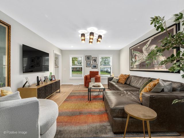 1460 Arrow Wood Lane, Downers Grove, IL 60515