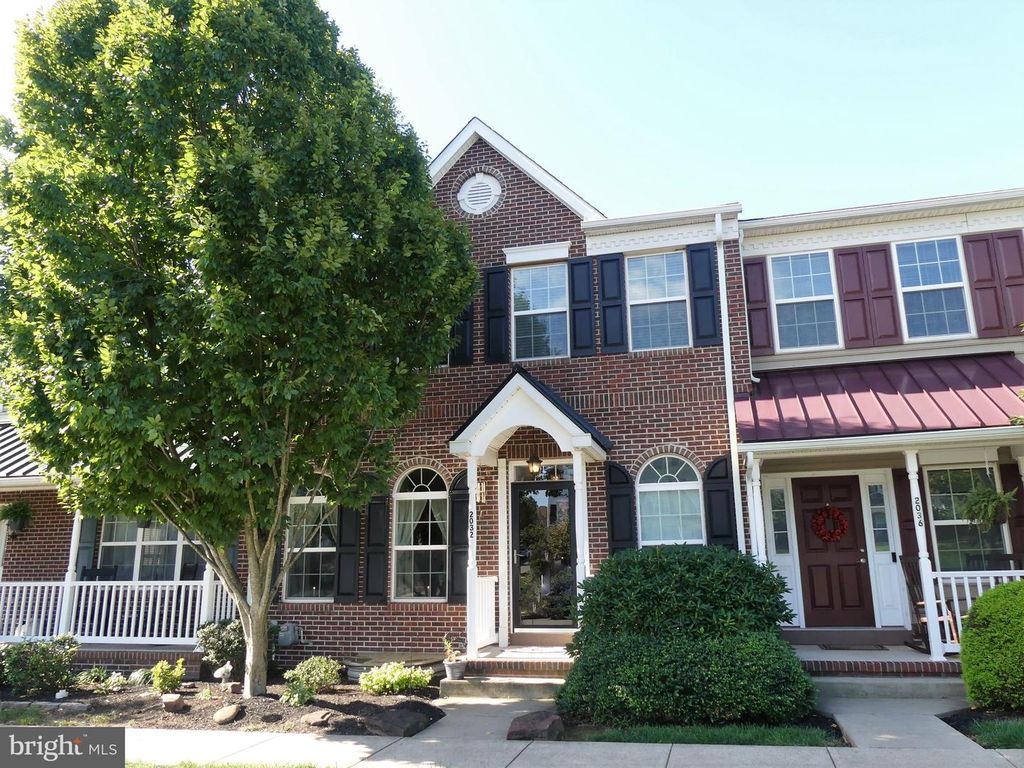 2032 HAYWARD AVE, PENNSBURG, PA 18073 — photo 2