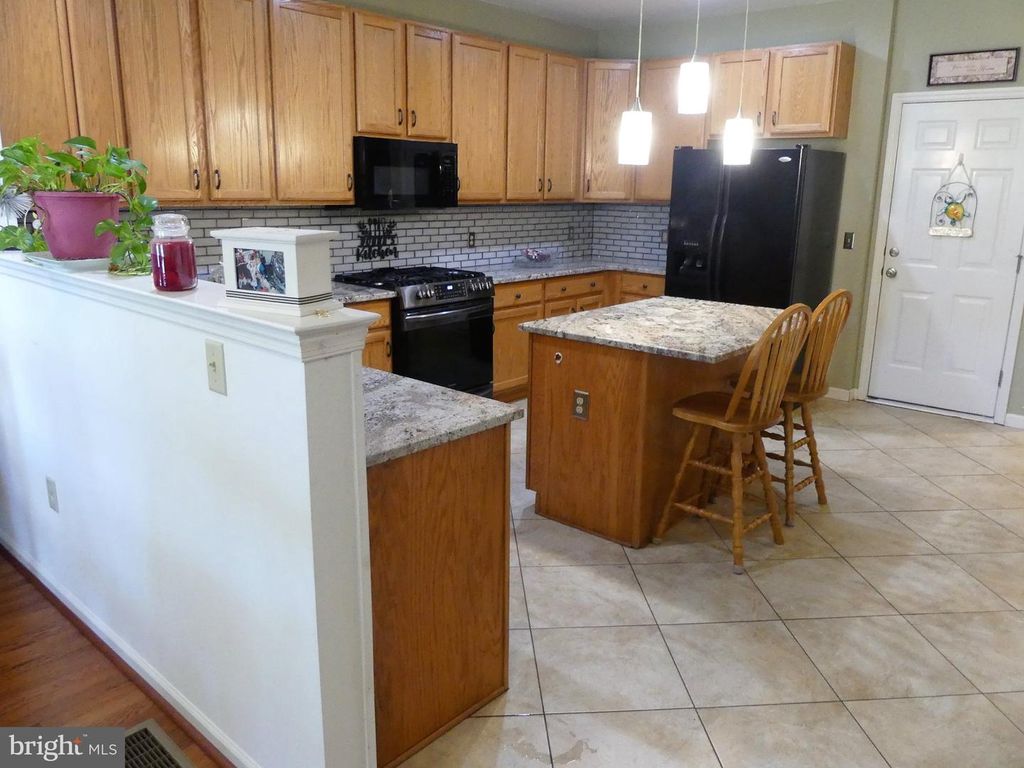 2032 HAYWARD AVE, PENNSBURG, PA 18073 — photo 5