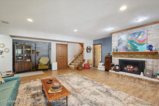 502 W Spring Meadows Lane, Dewitt, MI 48820