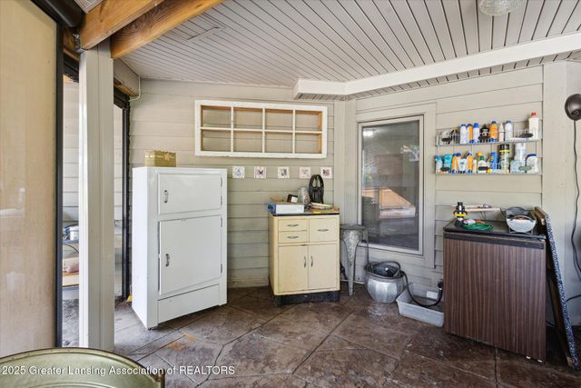 502 W Spring Meadows Lane, Dewitt, MI 48820