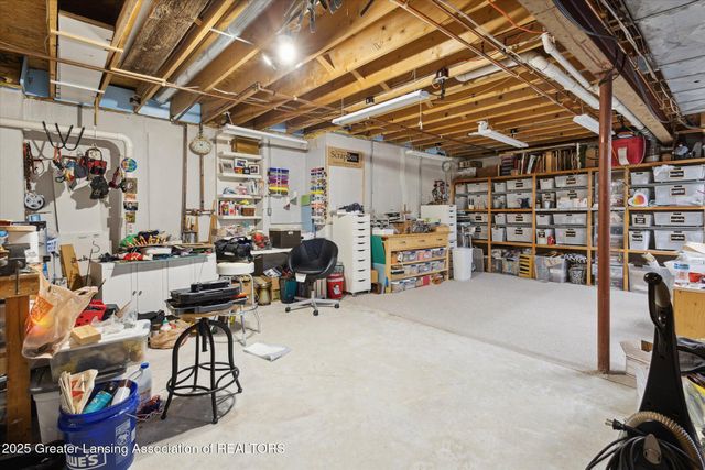 502 W Spring Meadows Lane, Dewitt, MI 48820