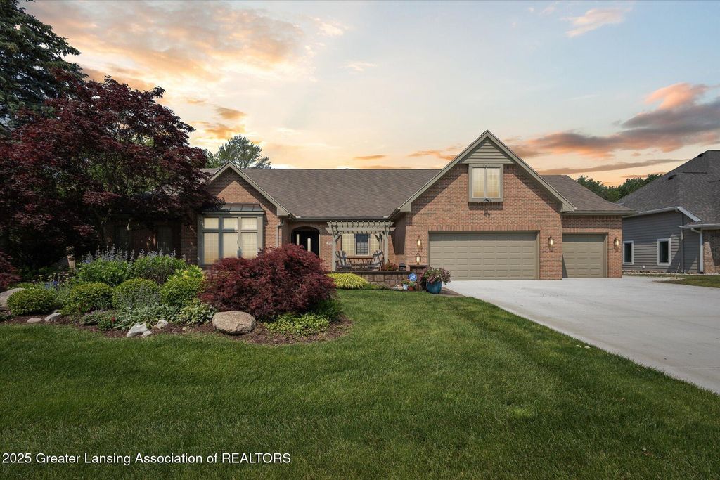 502 W Spring Meadows Lane, Dewitt, MI 48820