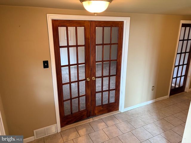 803 RENNARD CIR, Philadelphia, PA 19116